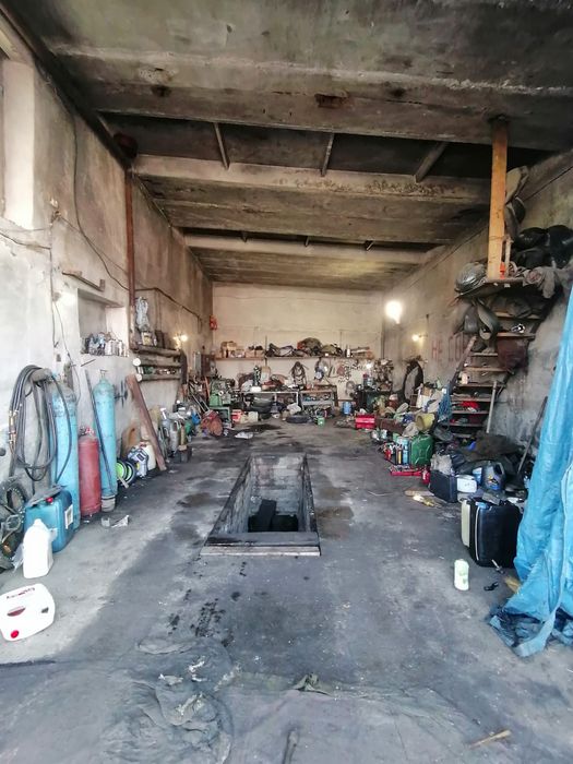 Гараж с территорией