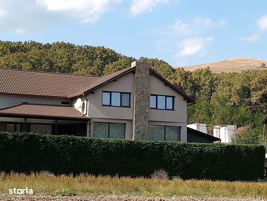 Casă de vânzare