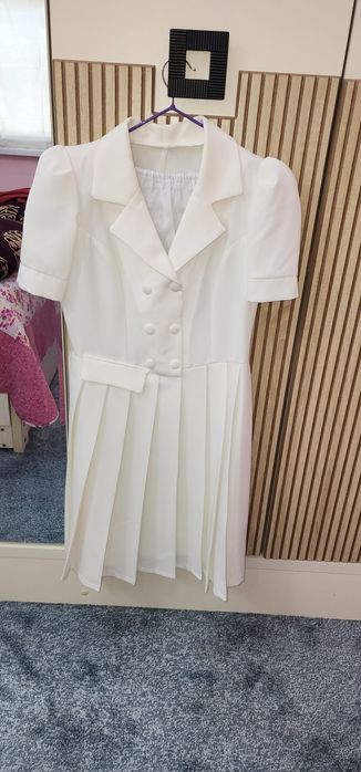 Одежда платье для девушек и женщинам.