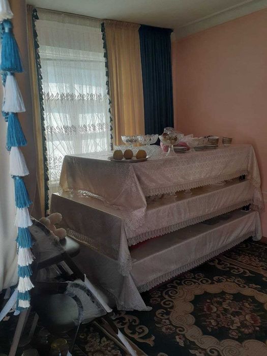 Ҳовли уй сотилади 4 сотих 6 та хона