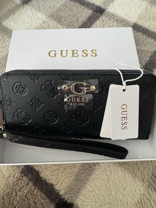 Дамски портмонета guess