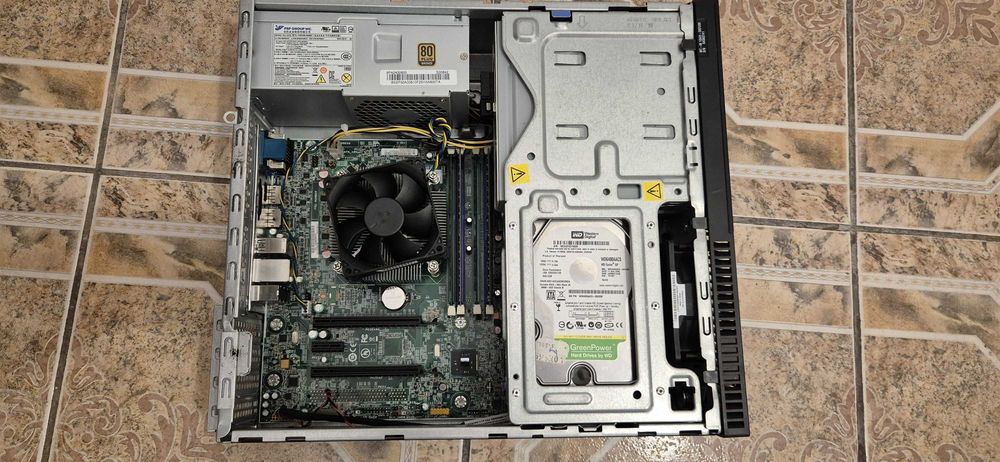 unitate pc i5 Lenovo ThinkCentre i5 4460 16gb ddr3 1600Mhz 640GB HDD