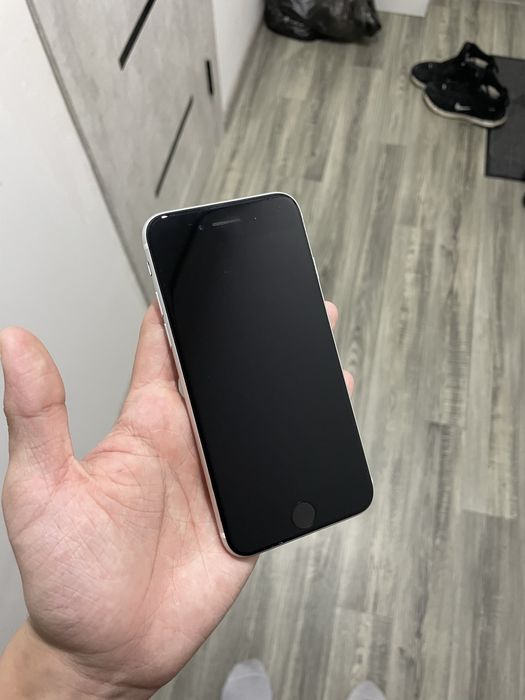 продам iph se 2020 в идеале