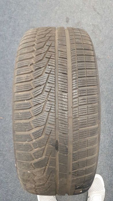 Зимни гуми 20” Hankook – 245/40/20 + 275/35/20, 7.9 мм Спорт пакет