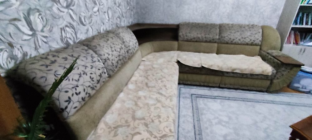 Продается раздвижная качественная мебель