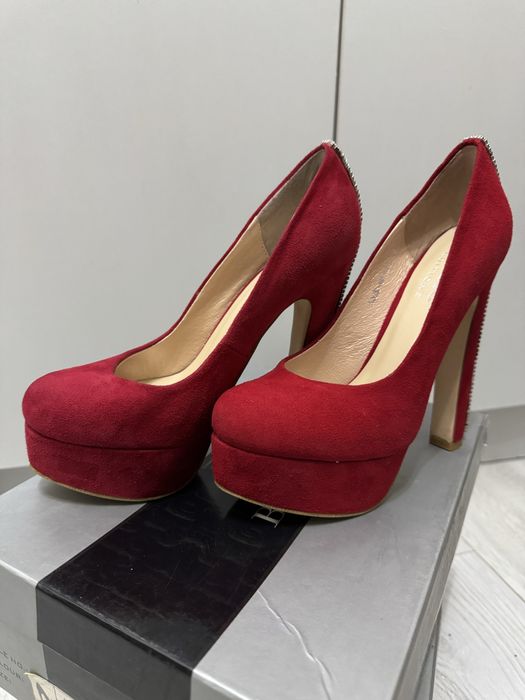 Продам новые туфли