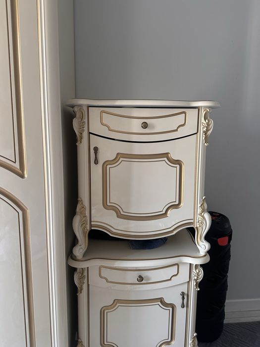 Спальная гарнитура продается