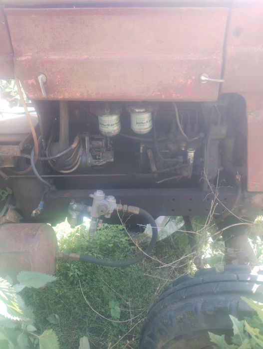 Vând tractor ebro semănătoare de păioase balotieră