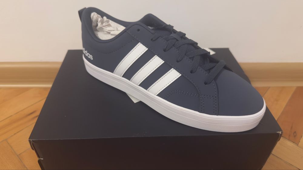 Adidas нови с кутия