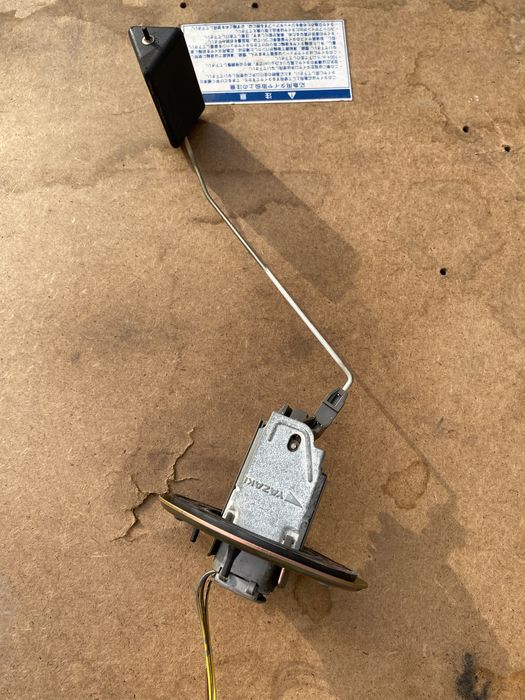 Продам датчик уровня топлива поплавок