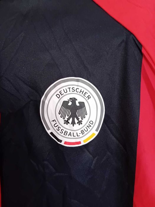 Чисто нова оригинална фланелка на Германия с автографи