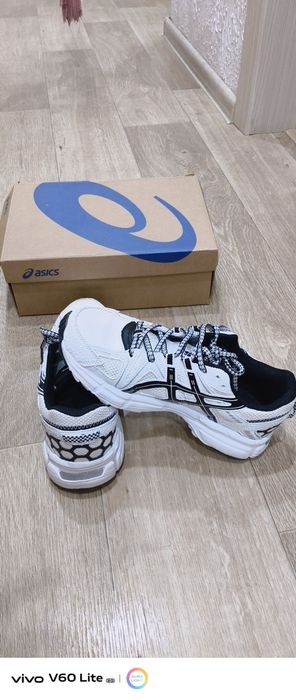 Кроссовки  ASICS