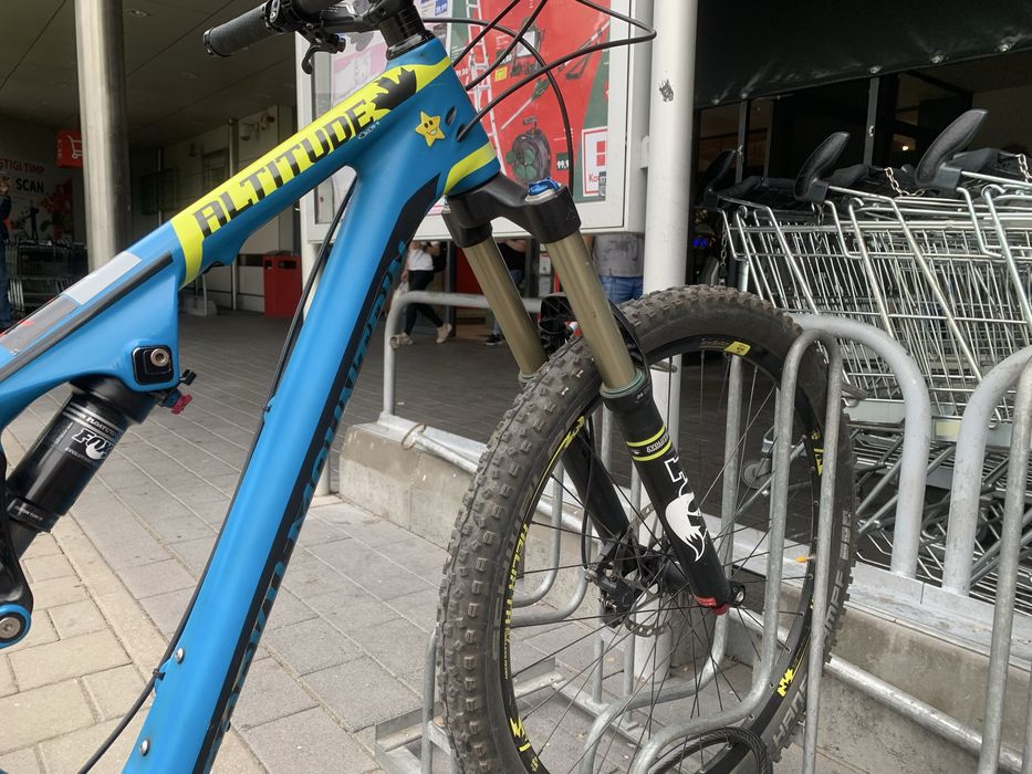 Vand bicicleta Rocky Mountain