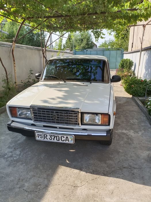 Ваз Жигули 2107.