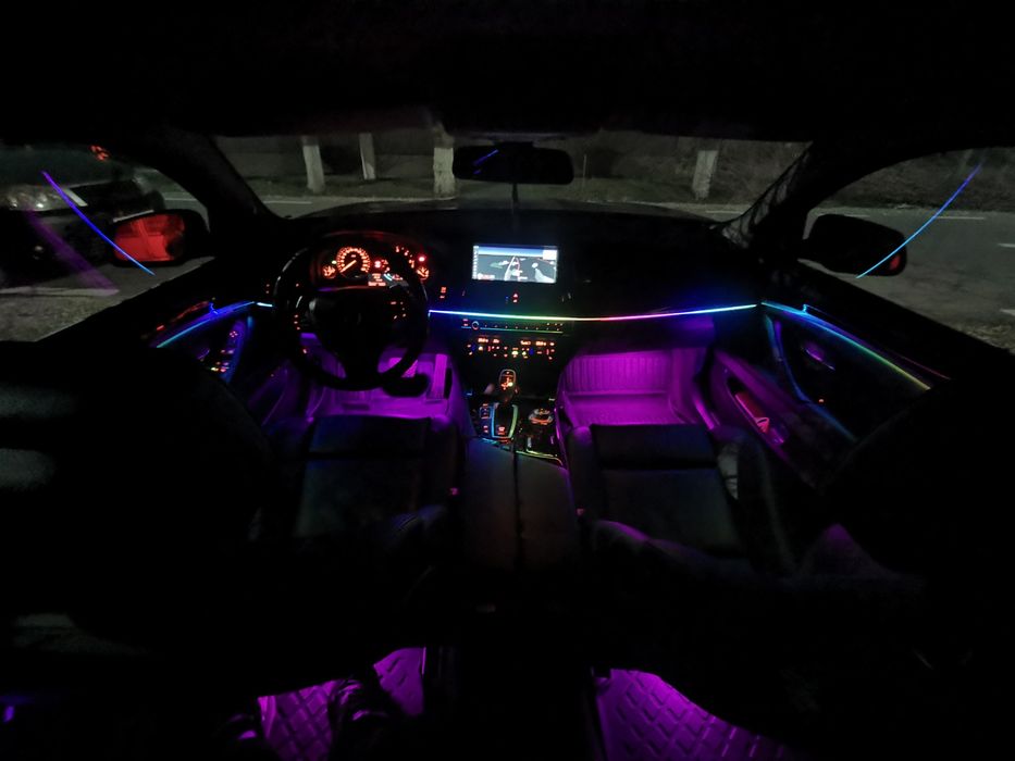 Montez lumini ambientale auto