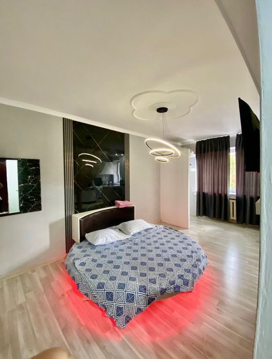 2 мик-он 10 мик-он/ час 1 000/ночь 6000