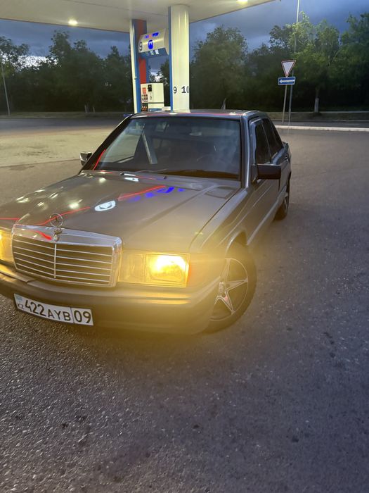 Продам мерс 190 без матора