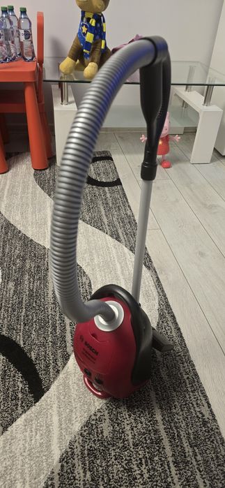 Aspirator jucarie Bosch cu sunete