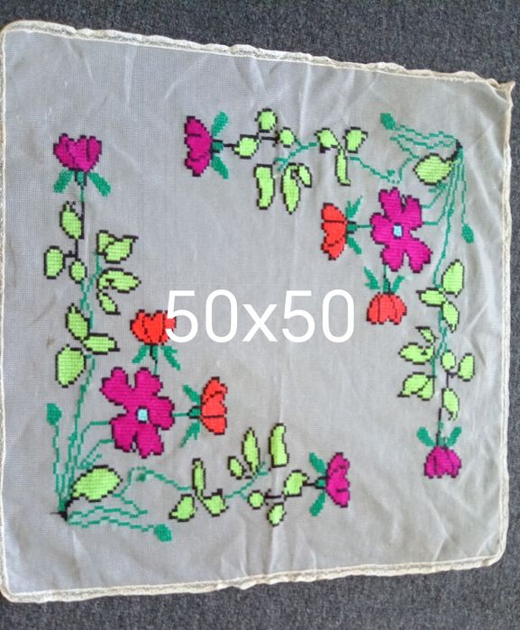 Fețe de masa cusute la mâna