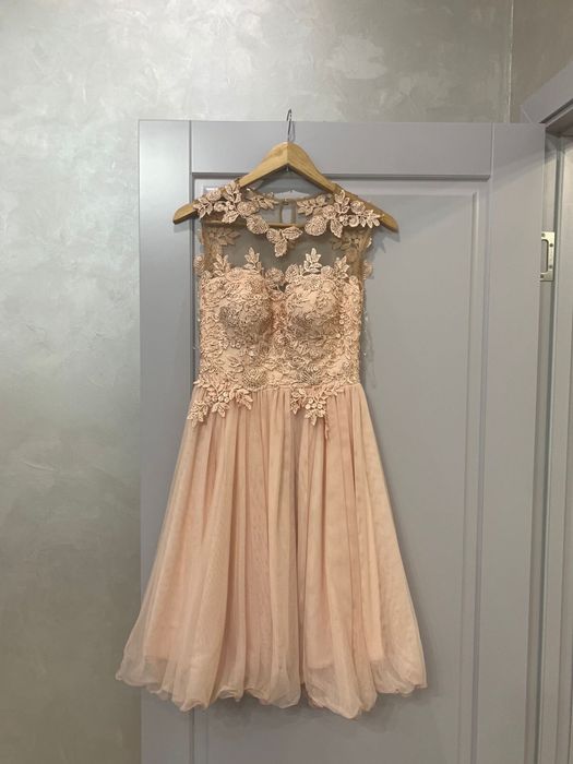 Продам платье красивое