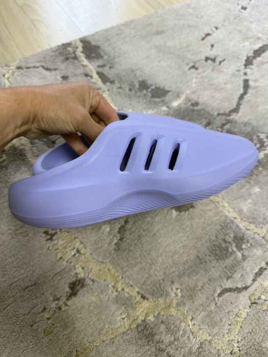 Vand slapi Adidas
