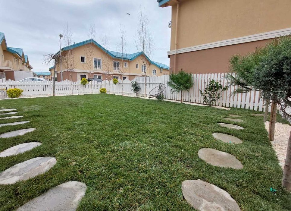 Gazon Verde Tot Anul – Echipa Noastră Asigură Montajul pe Loc