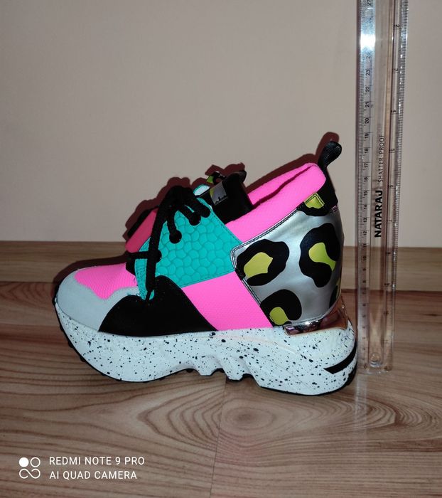 Дамски кецове CL-JD 37 номер НОВИ