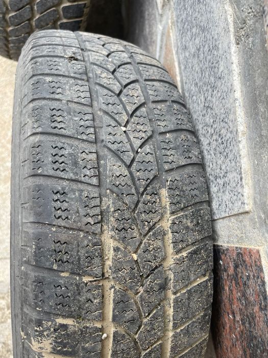 Jante pe 15 cu capace VW si anvelope iarna 195/65/R15