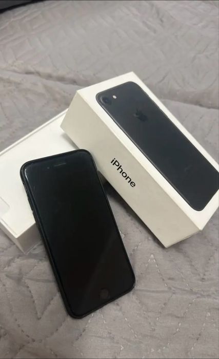 Продам IPhone 7 и Apple Watch 3