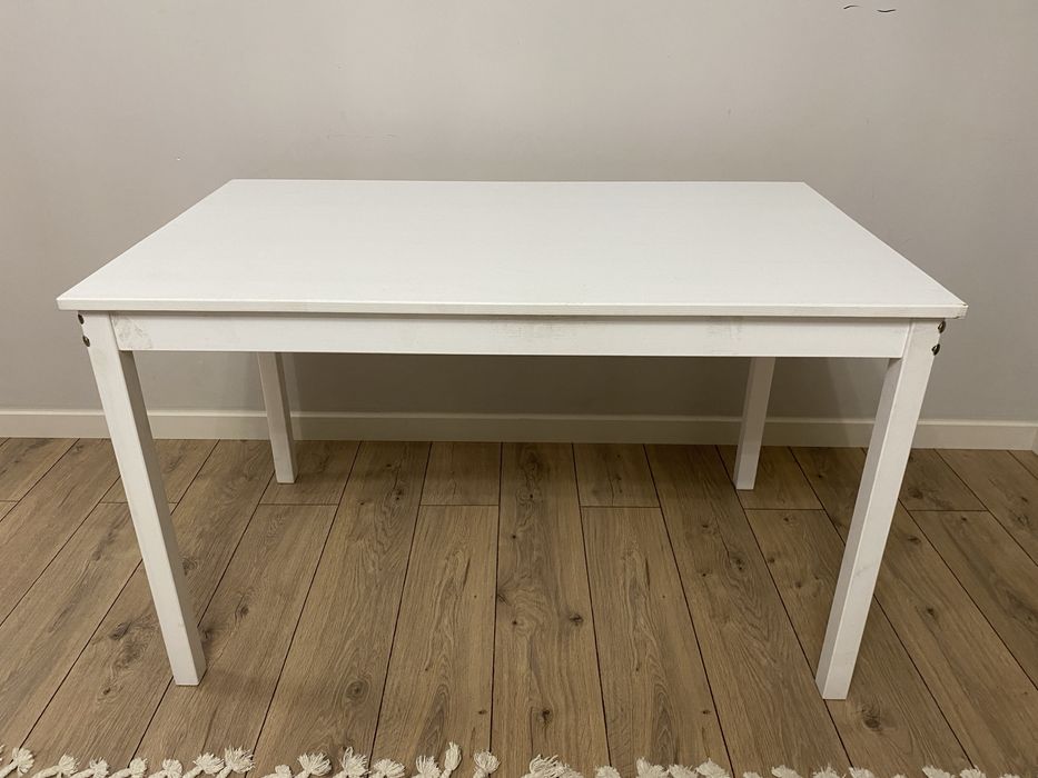 Обеденный стол IKEA — в отличном состоянии