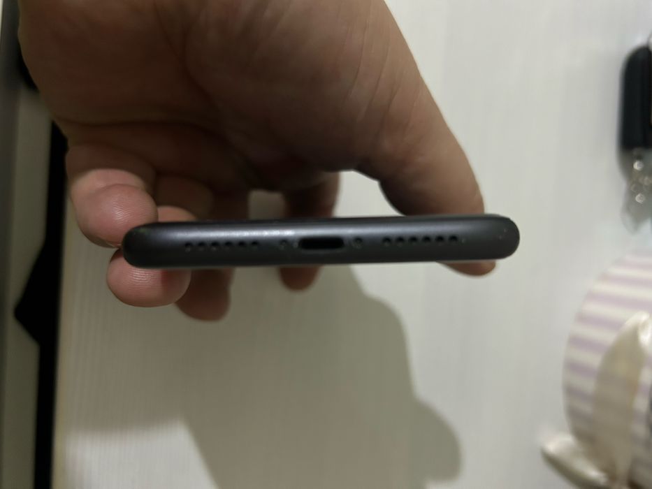 Продам Айфон 11 128гб