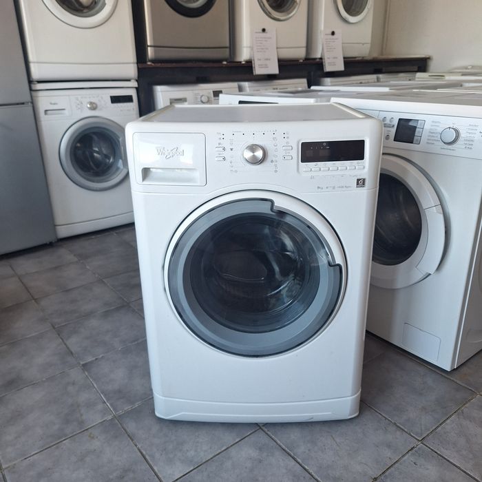 Whirlpool/  capacitate 9 kg. Super oferta. Impecabilă.