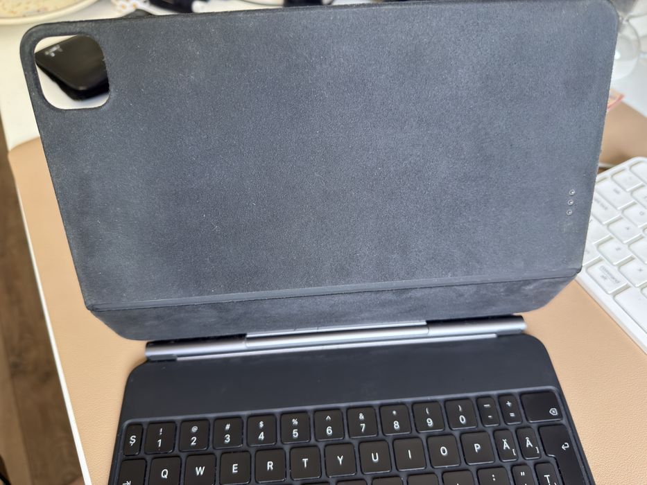 Tastatura Apple Magic Keyboard pentru iPad Pro 11" (2020), layout RO