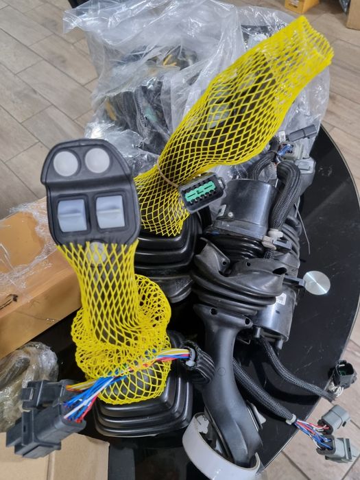 Joistik jcb .Electric sau Hidraulic