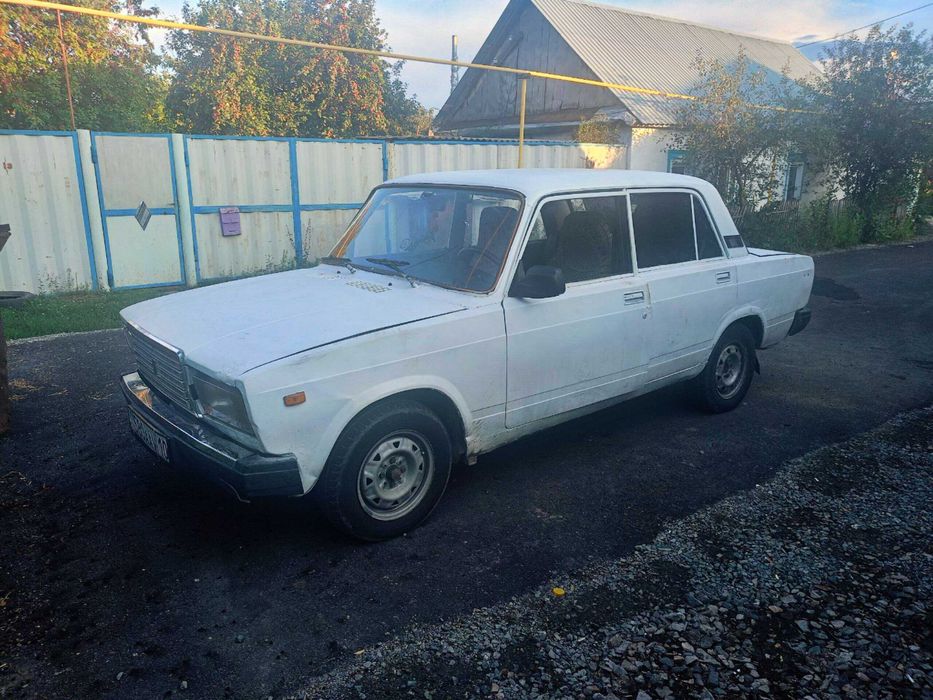 Легковой автомобиль ВАЗ-21070