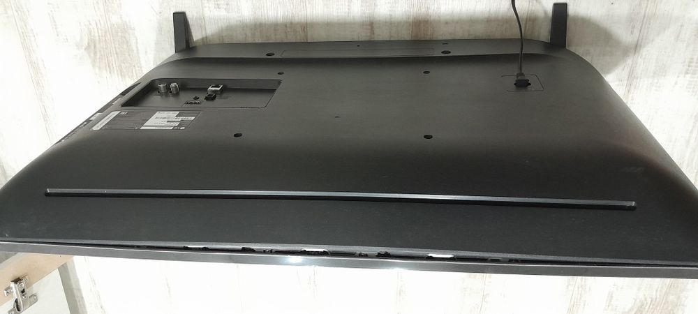 На запчасти телевизор lg