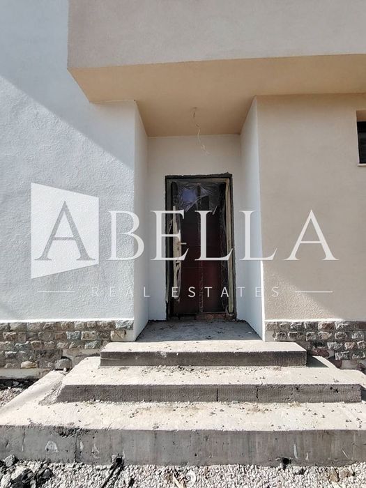 Къща в София, област-с.Петърч площ 211 цена 328000