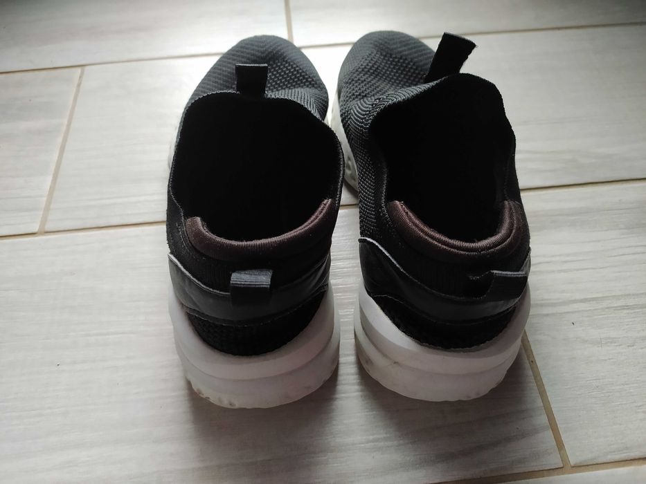 33н. Vty Черни летни маратонки