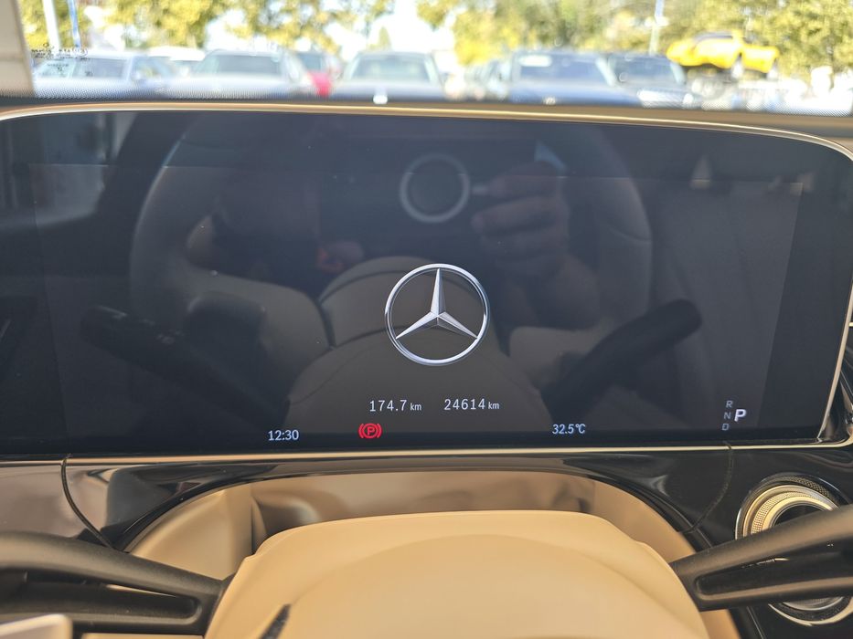 Mercedes-Benz E 200 4MATIC (W214) | Hyperscreen | AIRMATIC | Punte Spate Directoare | Doar 24.000 km!