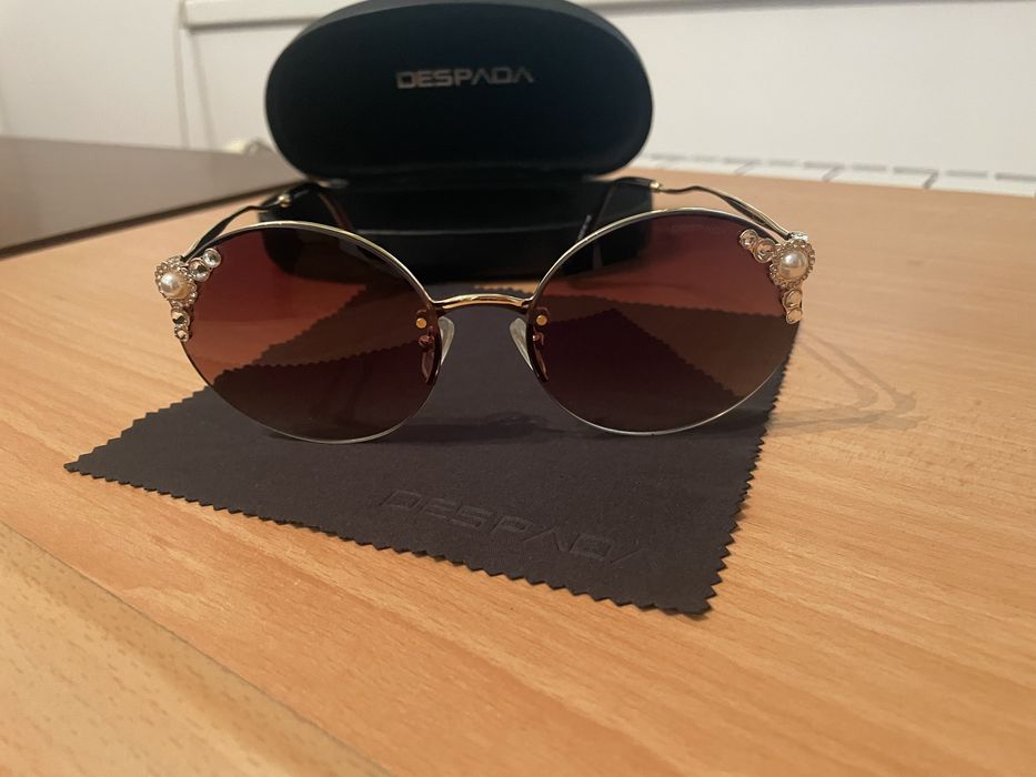 Слънчеви очила с камъни