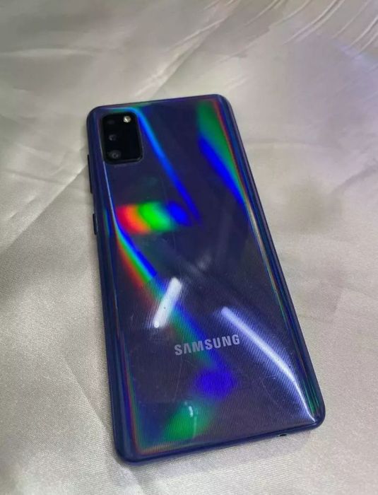 Продам Самсунг а 41