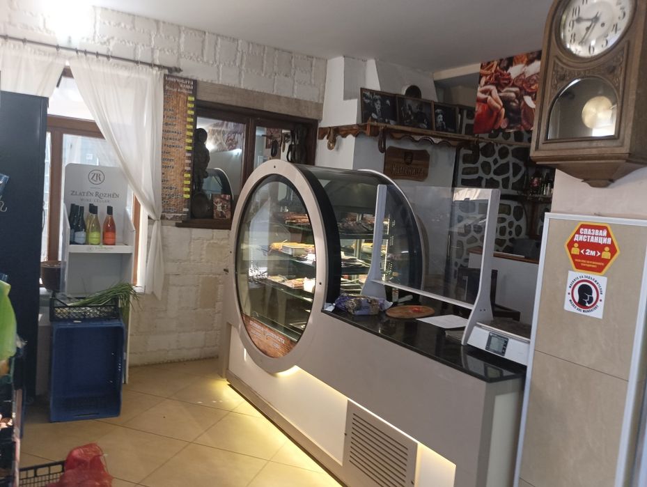 Продава се Къща в Провадия - 550 кв.м за 309 €/кв.м - Снимка #2