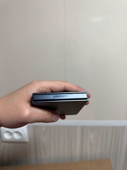 GALAXY Z FLIP 7 12/256 каробка документ IMEI 1-2 очилган. 8.5 миллион.