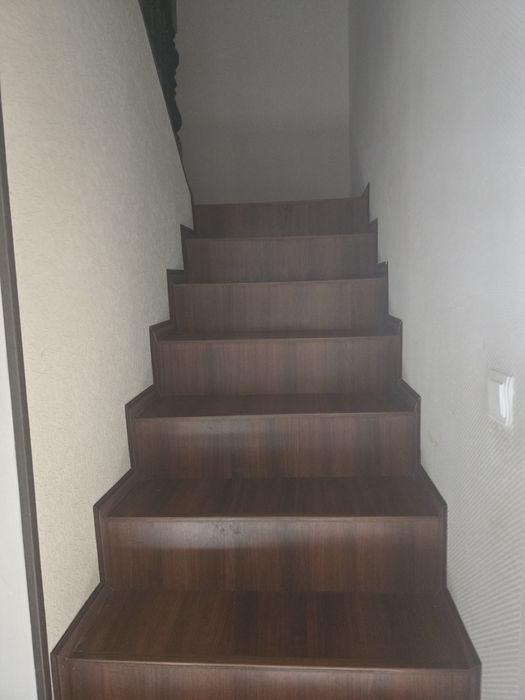 Ховли жой ижарага берилади 2-каватли Уршанч Стадион ёнида