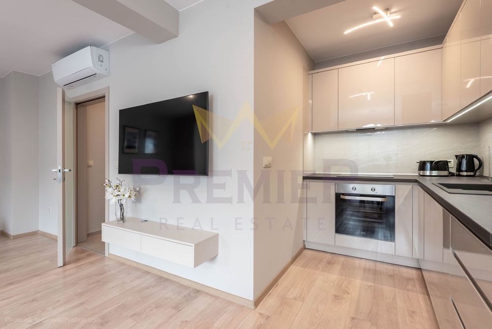 Дава се под наем Тристаен апартамент в Варна, Гръцка махала - 100 кв.м за 1500 € - Снимка #1