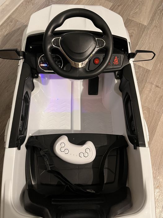 Детская электромашина Toyota