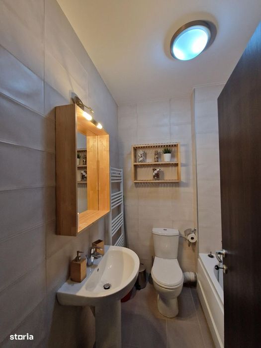 Proprietar, inchiriez apartament cu 3 camere, Bloc 2017, 2xbai, AC