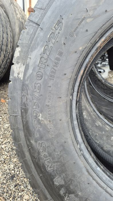 Гуми за камиони 295/80R22.5 внос от Германия в много добро състояние