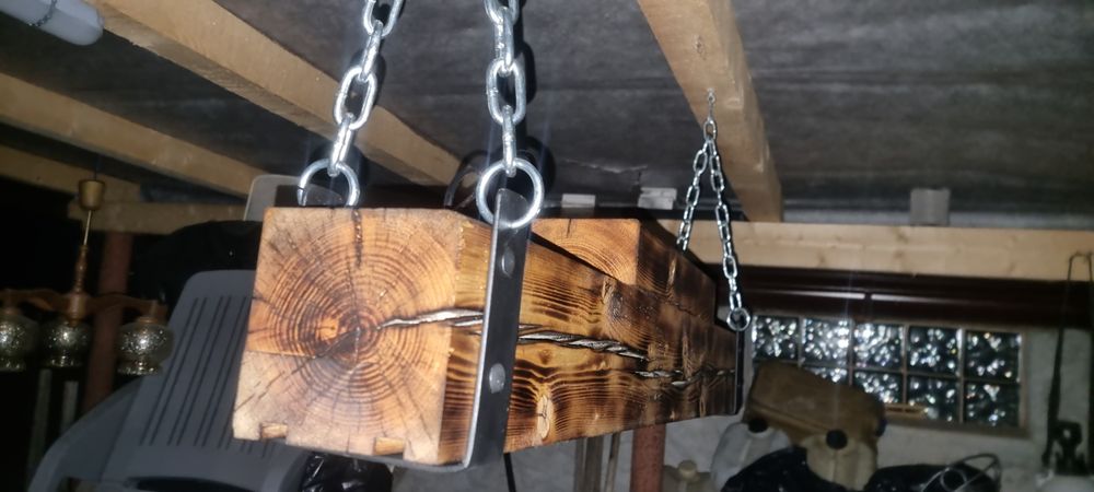 Vând candelabru rustic realizat manual, perfect pentru a crea o atmosf