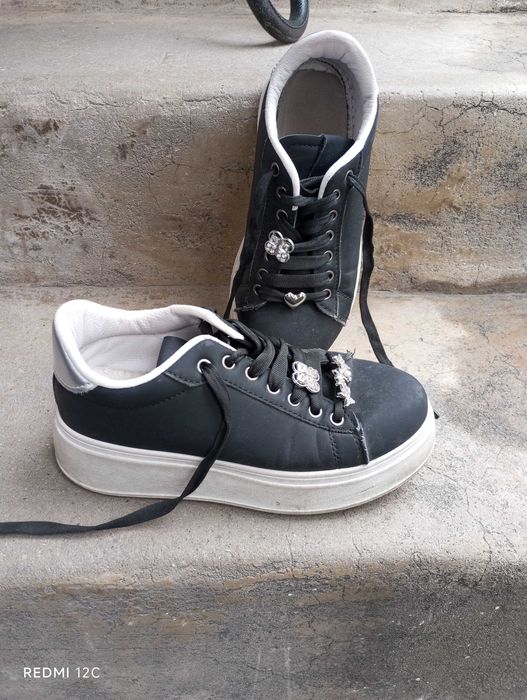 Обувки почти нови 36номер.